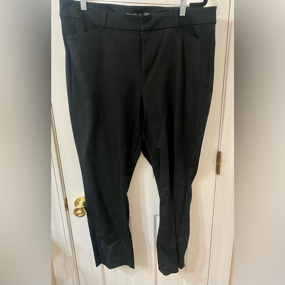 NWOT Old Navy High Rise Pixie Pants